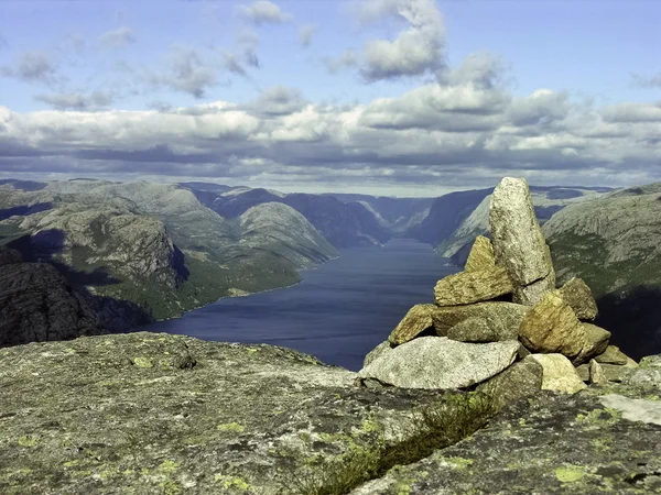 На вершине горы в Норвегии — стоковое фото