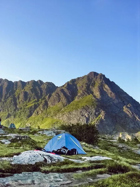 Tenda in un campeggio lofoten — Foto Stock