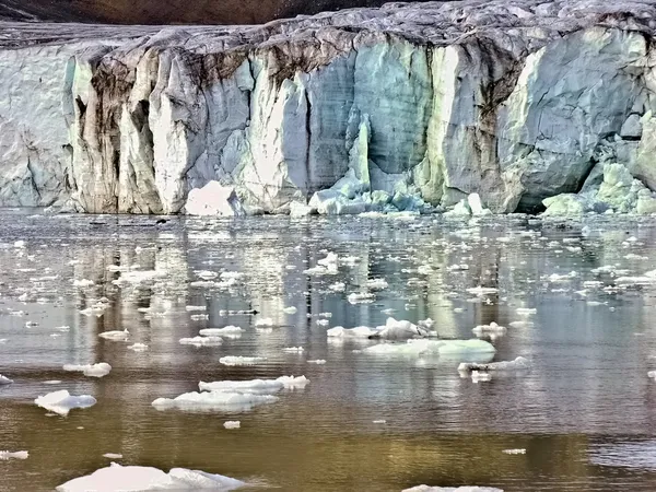 北极冰川在斯瓦尔巴群岛 — 图库照片