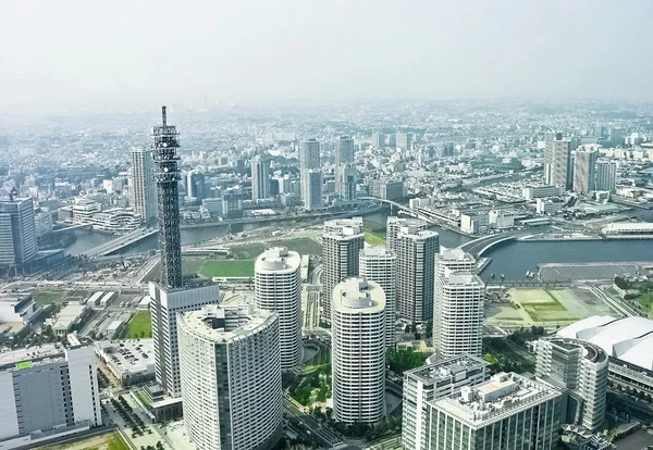 Visão geral de Tóquio com arranha-céu branco — Fotografia de Stock