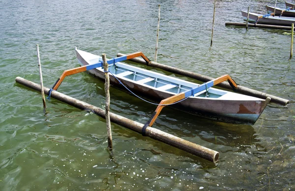 农村传统的印尼船 — 图库照片
