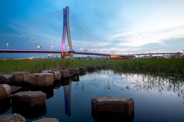 Tajvan, taipei city, az új északi híd naplementében új — Stock Fotó