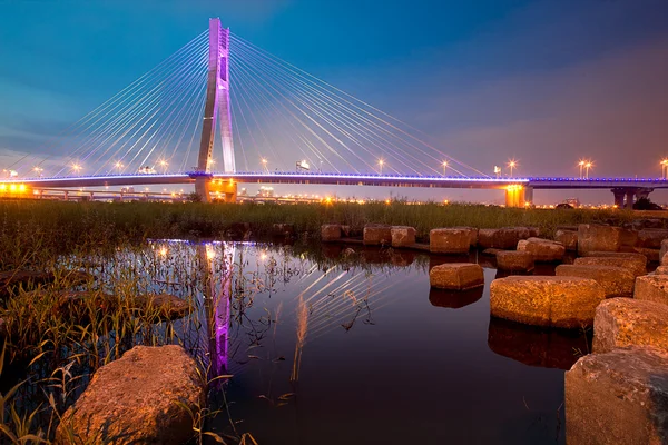 Tajvan, taipei city, az új északi híd naplementében új — Stock Fotó