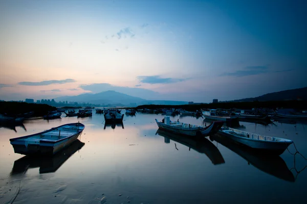 Poslední východ slunce a rybolov dílčí kopal, nový Tchaj-pej, Tchaj-wan — Stock fotografie