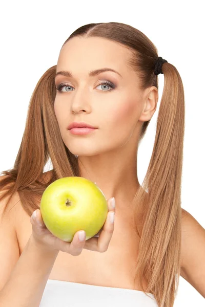 Joven hermosa mujer con manzana verde —  Fotos de Stock