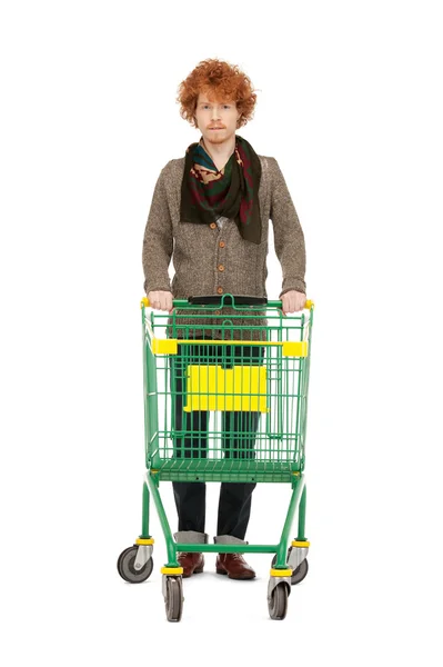 ショッピングカートの男 — ストック写真