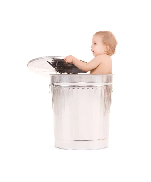 Baby in trash can — Stock Photo, Image