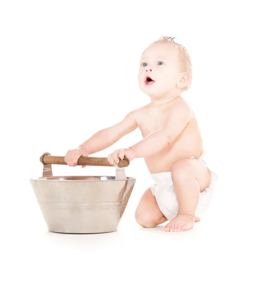 洗濯槽と男の赤ちゃん — ストック写真