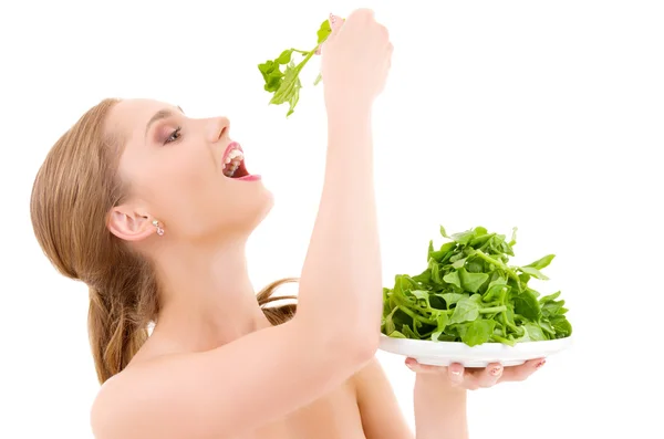 Donna felice con spinaci — Foto Stock