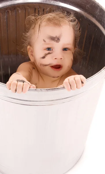 Dziecko w kosza — Zdjęcie stockowe