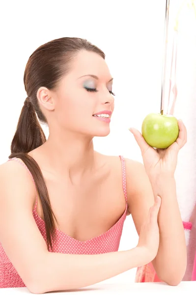 녹색 사과 함께 젊은 아름 다운 여자 — 스톡 사진