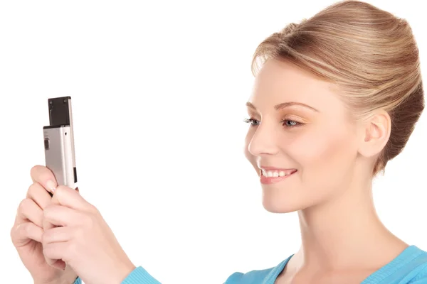 Glad kvinna med mobiltelefon — Stockfoto