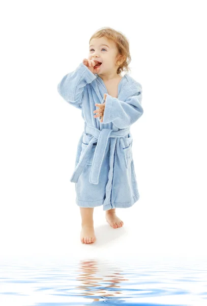 Bambino in vestaglia blu — Foto Stock