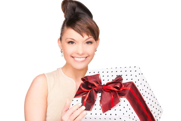 Mujer feliz con caja de regalo —  Fotos de Stock