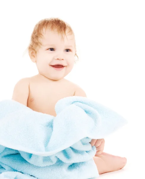 Bambino con asciugamano blu — Foto Stock