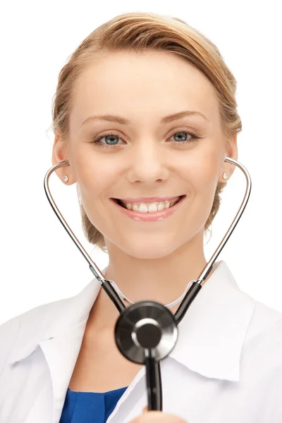 Atraktivní ženské doktor s stetoskop — Stock fotografie