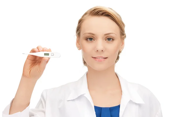 Attraente medico femminile con termometro — Foto Stock