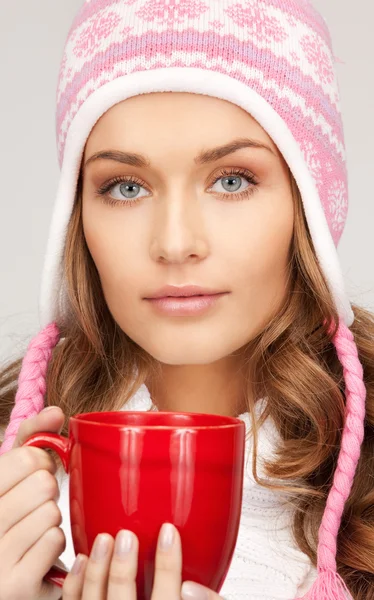 Donna con tazza rossa — Foto Stock