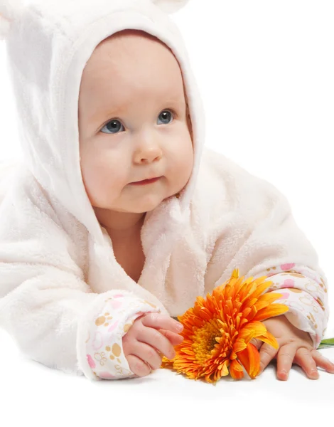 Schönes Baby mit Blume — Stockfoto