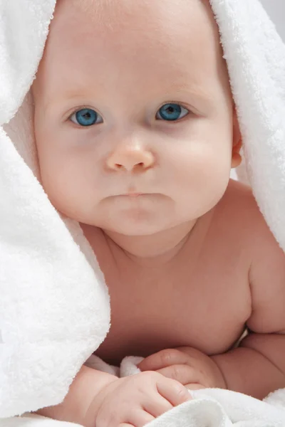Bebê pensativo — Fotografia de Stock
