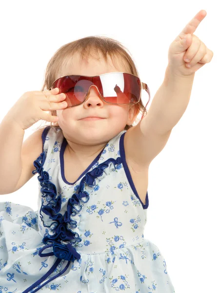 Kleines Mädchen mit Sonnenbrille — Stockfoto