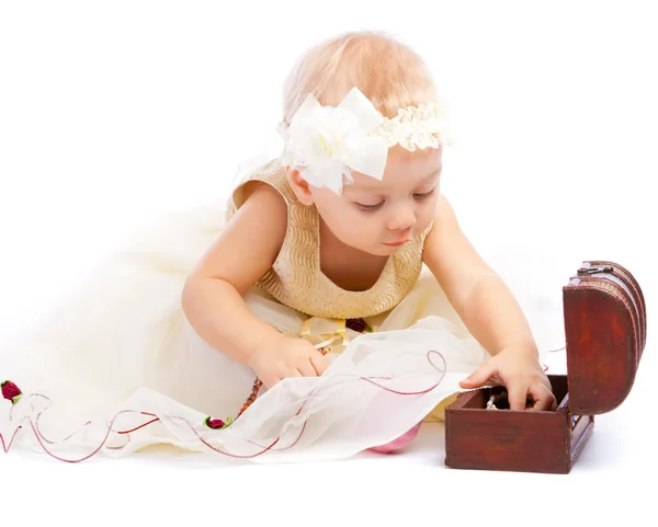Toddler searching for treasure — Stock Photo, Image