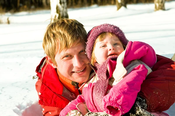 Dad and daughter in snow — Stock Photo, Image