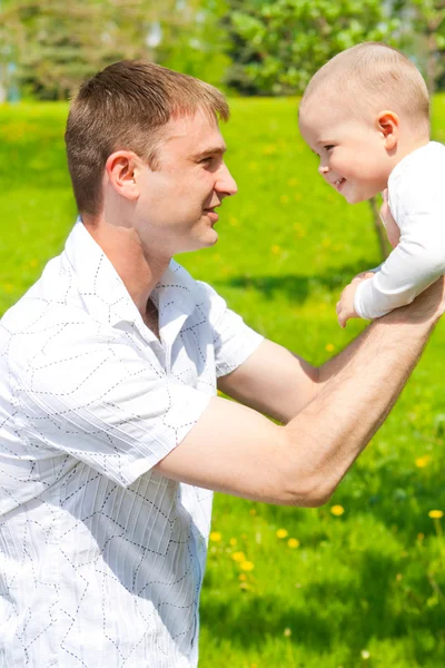 Dad and baby playing — Stock Photo, Image