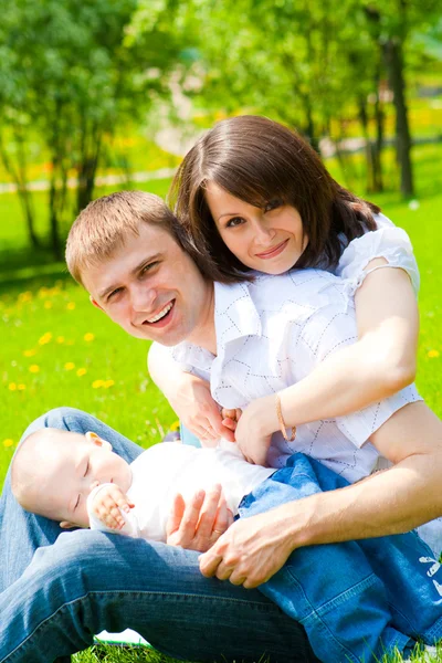 Glad familj — Stockfoto