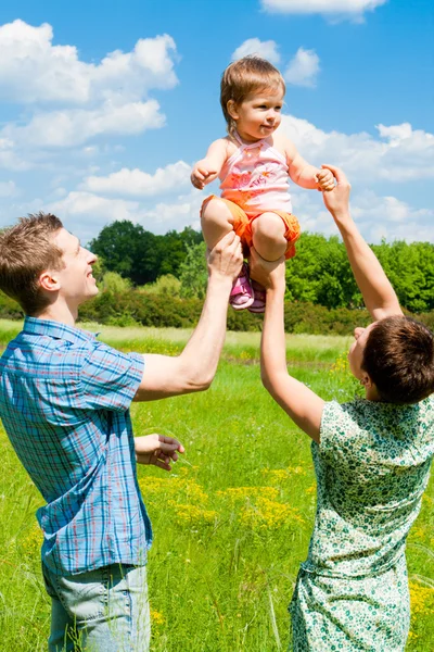Family having fun outdoors — Stock Photo, Image