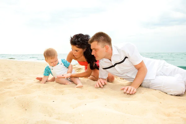 Parents and toddler — Stock Photo, Image