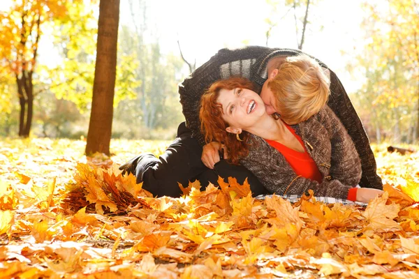 Loving autumn couple — Stock Photo, Image