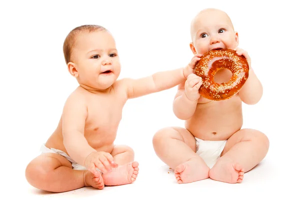Děti s chlebem — Stock fotografie