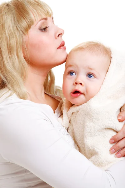 Ogarnięcie dziecka mama — Zdjęcie stockowe