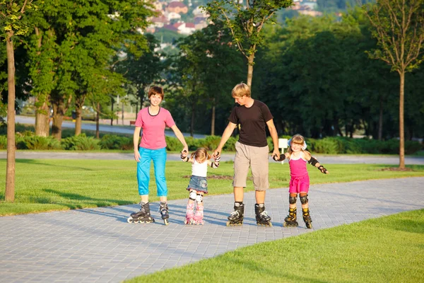 スケートの家族 — ストック写真