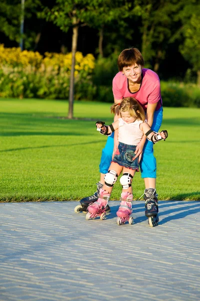 First time in roller skates — Stock Photo, Image