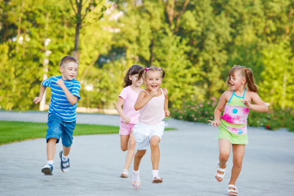 Preschoolers running — Stock Photo, Image