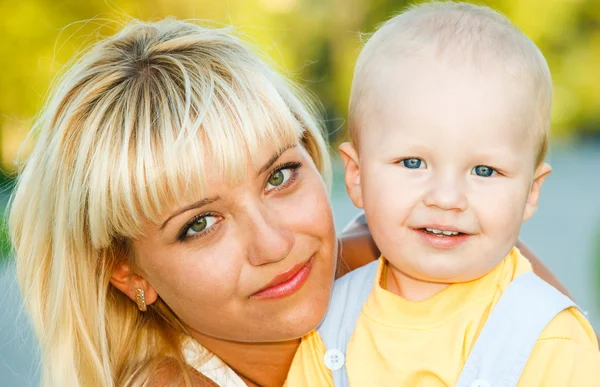 Woman with toddler — Stock Photo, Image