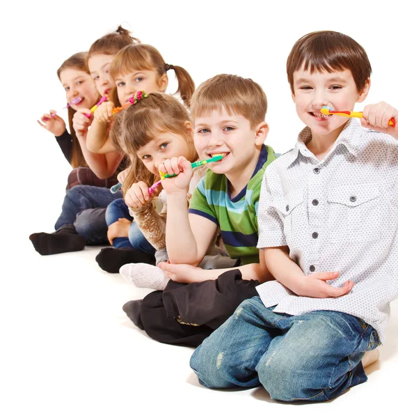 Crianças limpeza de dentes — Fotografia de Stock