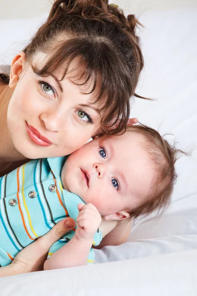 Zbliżenie portret mama i dziecko — Zdjęcie stockowe