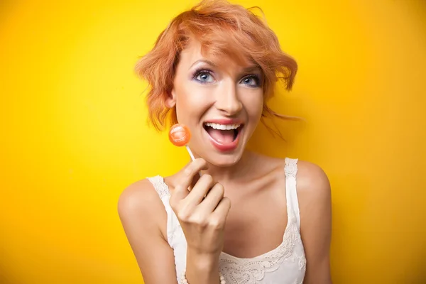 Portret van een gelukkige vrouw — Stockfoto