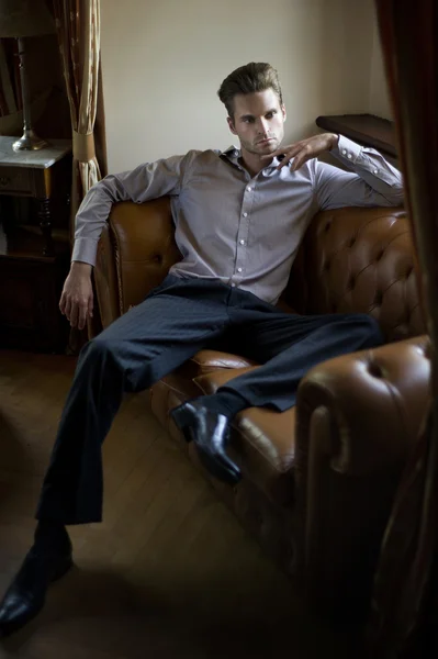 Fashionable man sitting — Stock Photo, Image