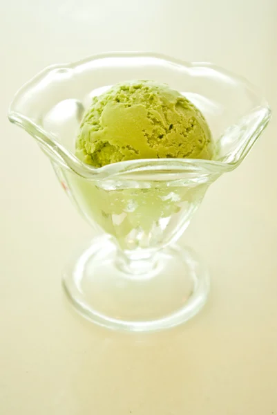 Ice cream in the clear bowl, Green tea flavor — Stock Photo, Image