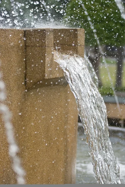 Vodopád v zahradě — Stock fotografie