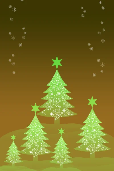 绿色的圣诞树与雪天空背景 — 图库照片