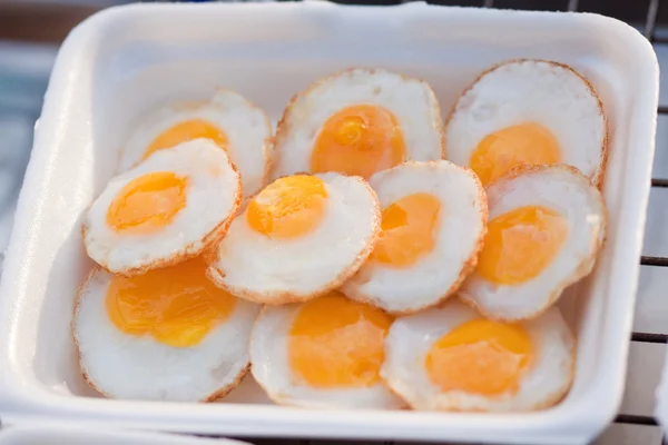 Fresh Fried Quail Eggs — Stock Photo, Image