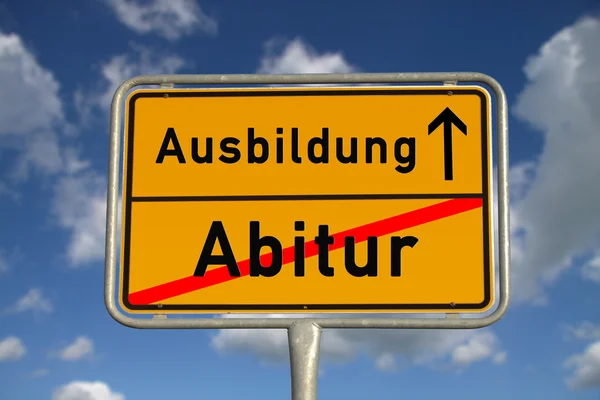 Německý silniční znamení promoce a učňovského školství — Stock fotografie