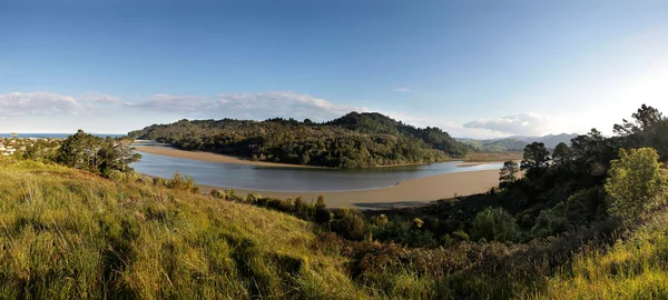 Річка Otahu — стокове фото