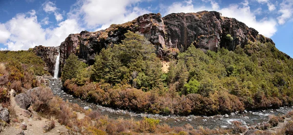 Air terjun di Taman Nasional Tongariro — Stok Foto
