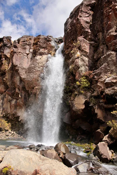 Водопад в Тонгариро — стоковое фото
